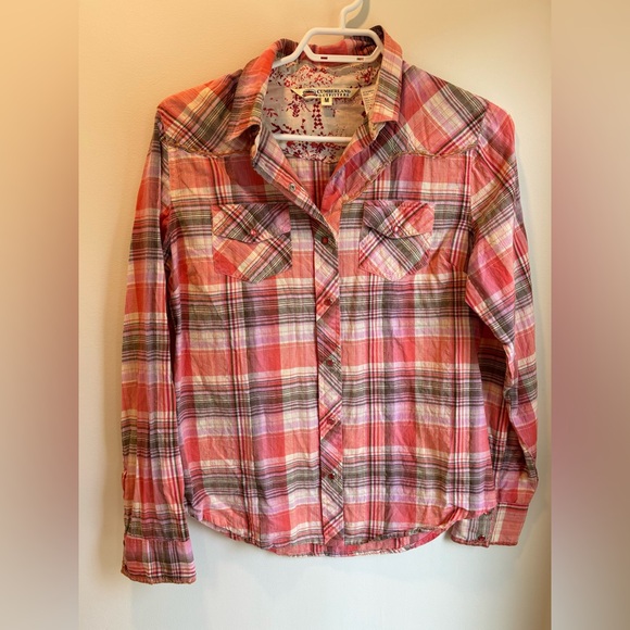 CUMBERLAND OUTFITTERS Pink Plaid Western Shirt with Jewelled Snaps Size Medium - Picture 3 of 11